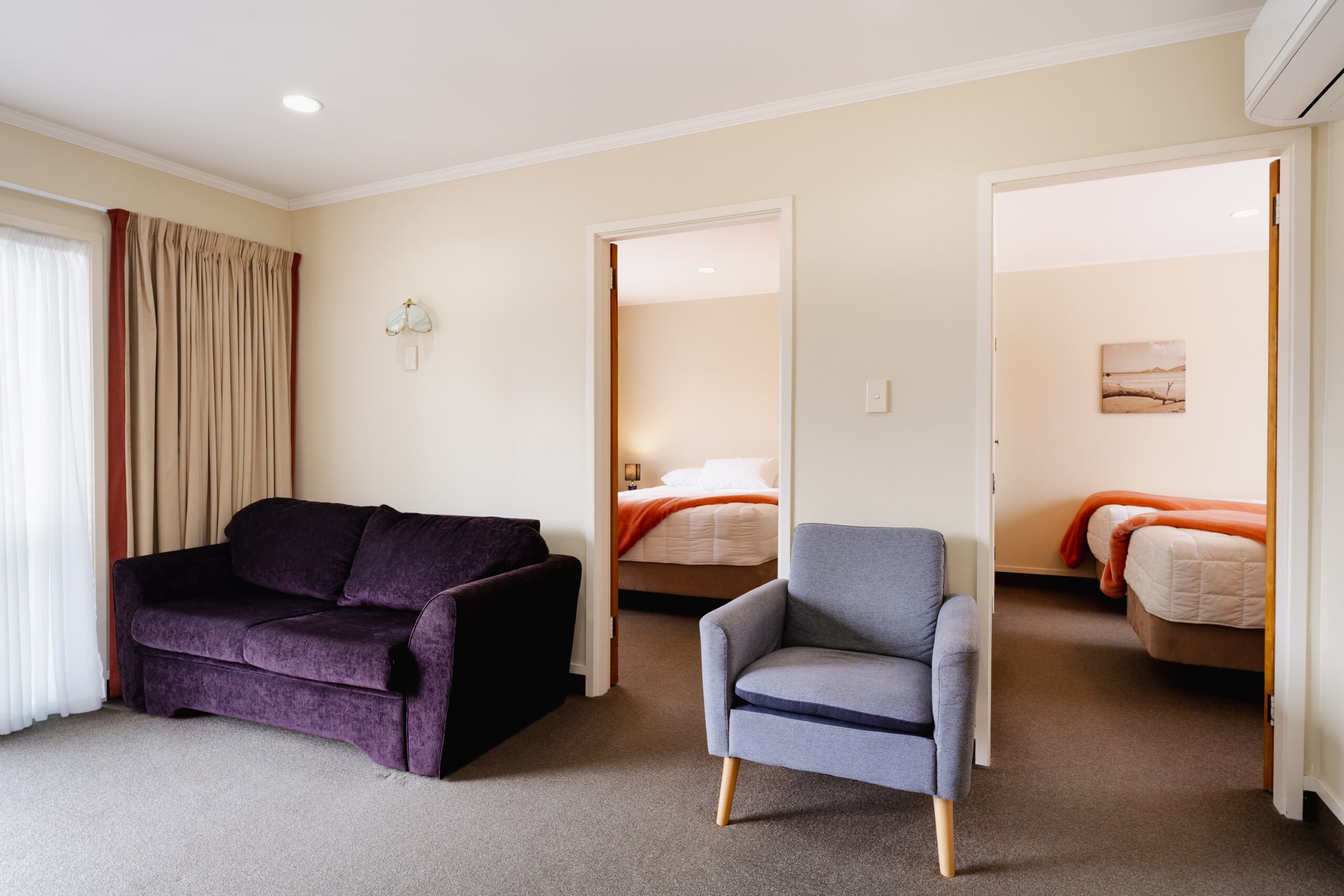 Highway Lodge Motel Accommodation In Balclutha - Queen Twin Two Bedroom Unit